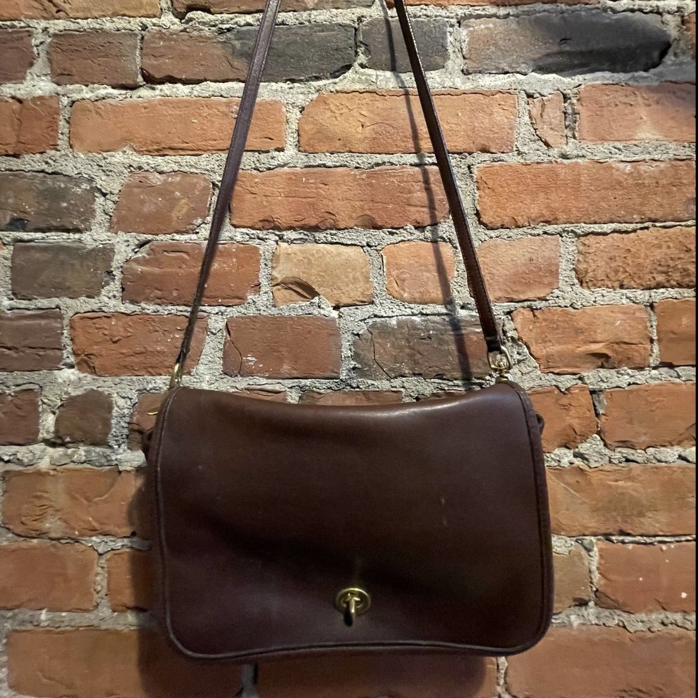 Vintage Coach Crossbody bag